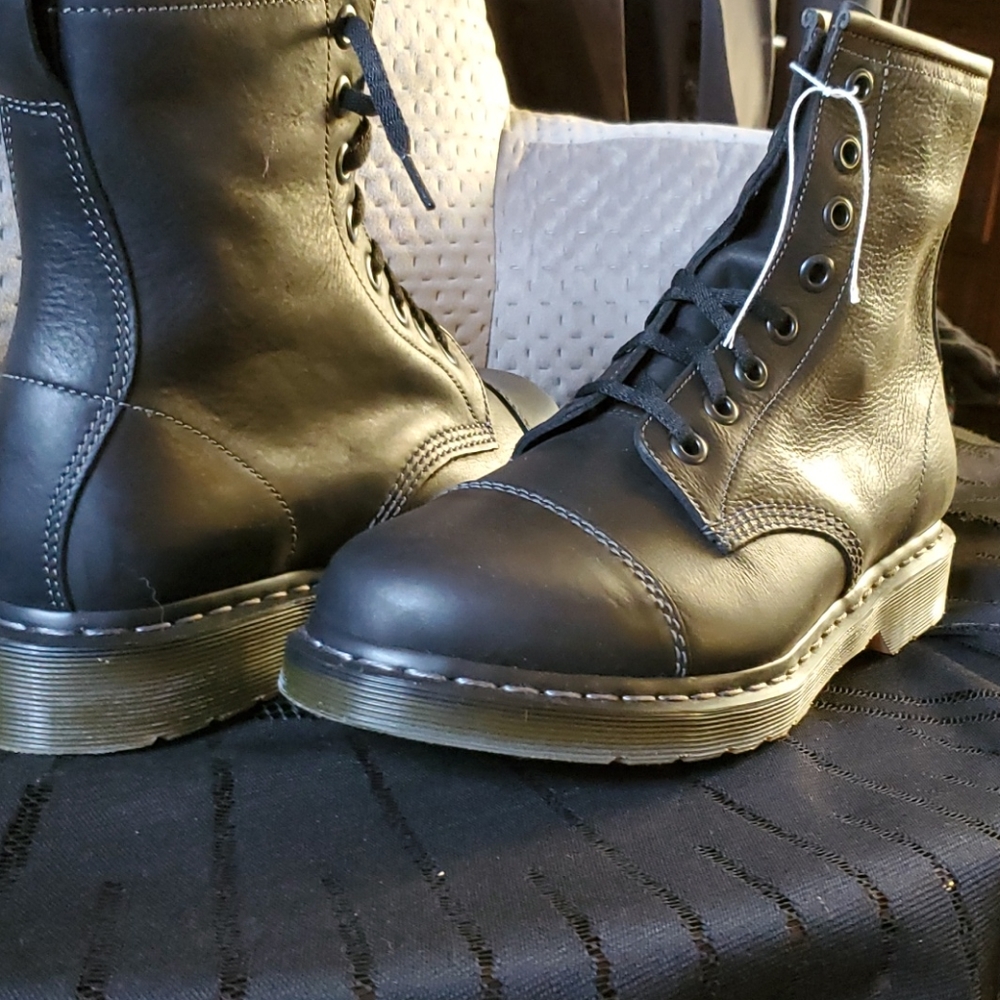 Brand New Dr.  Martens - Picture 2 of 5